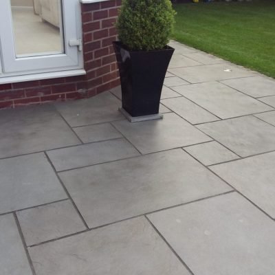 Grey Limestone Calibrated Sawn Edge 22MM Patio Pack (£27.99m² ex VAT)