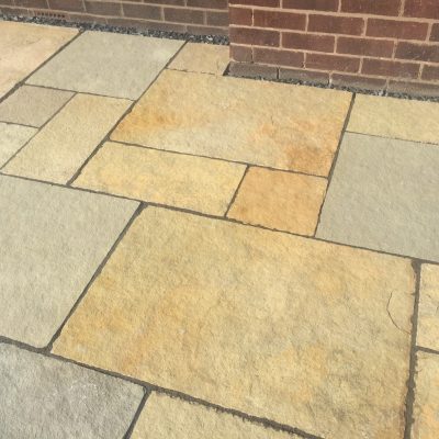 Yellow Limestone Calibrated Tumbled & Brushed Chiseled Edge 22MM Patio Pack (£29.29m² ex VAT)